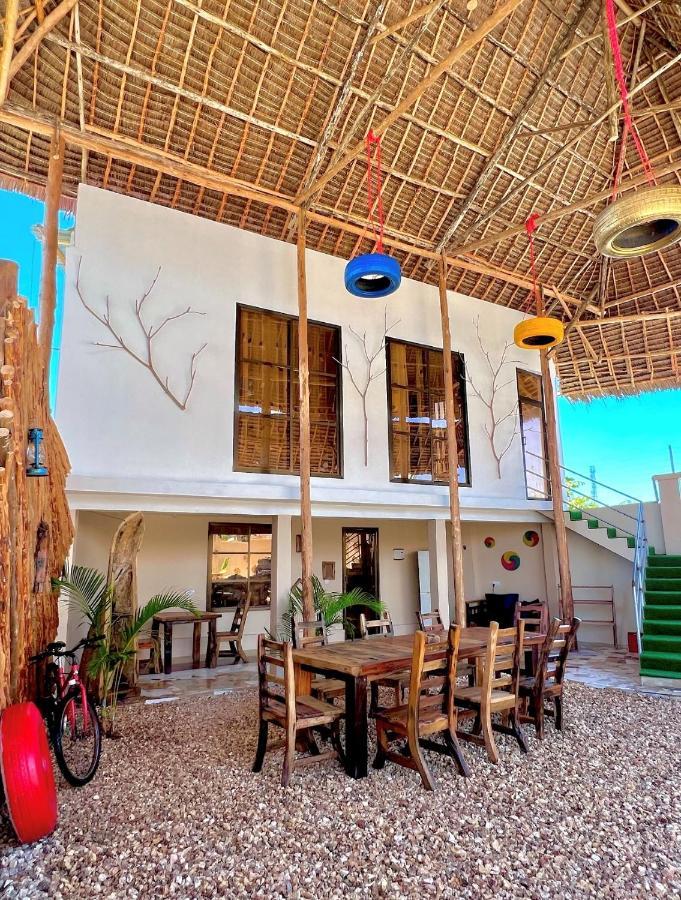 Vick Boutique Hotel With New Power Backup Нунгви Экстерьер фото